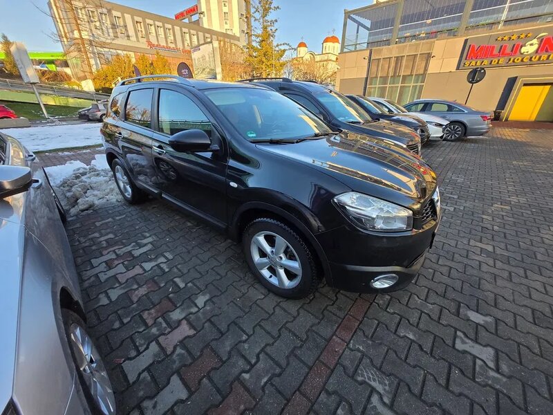 Nissan Qashqai+2